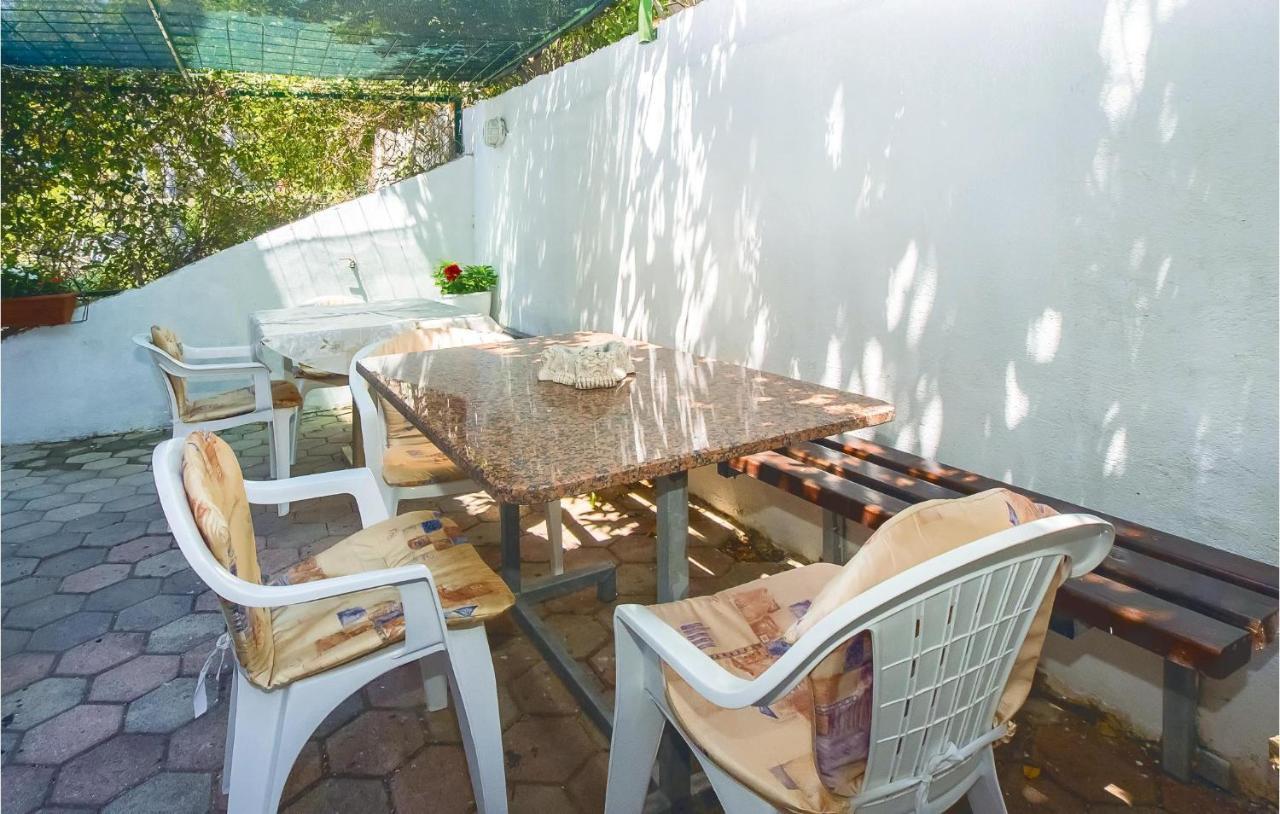 Cozy Apartment In Lokva Rogoznica With Wifi Eksteriør bilde