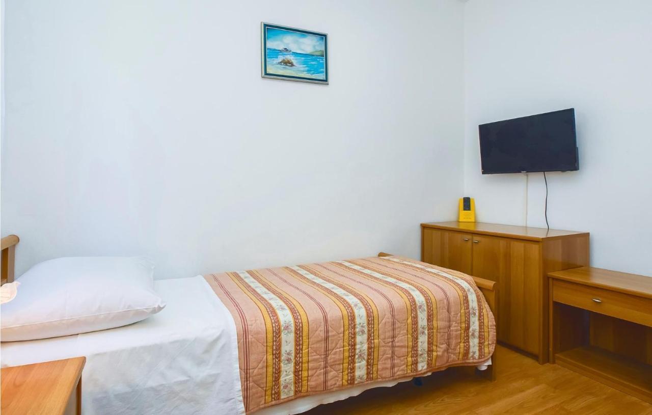 Cozy Apartment In Lokva Rogoznica With Wifi Eksteriør bilde