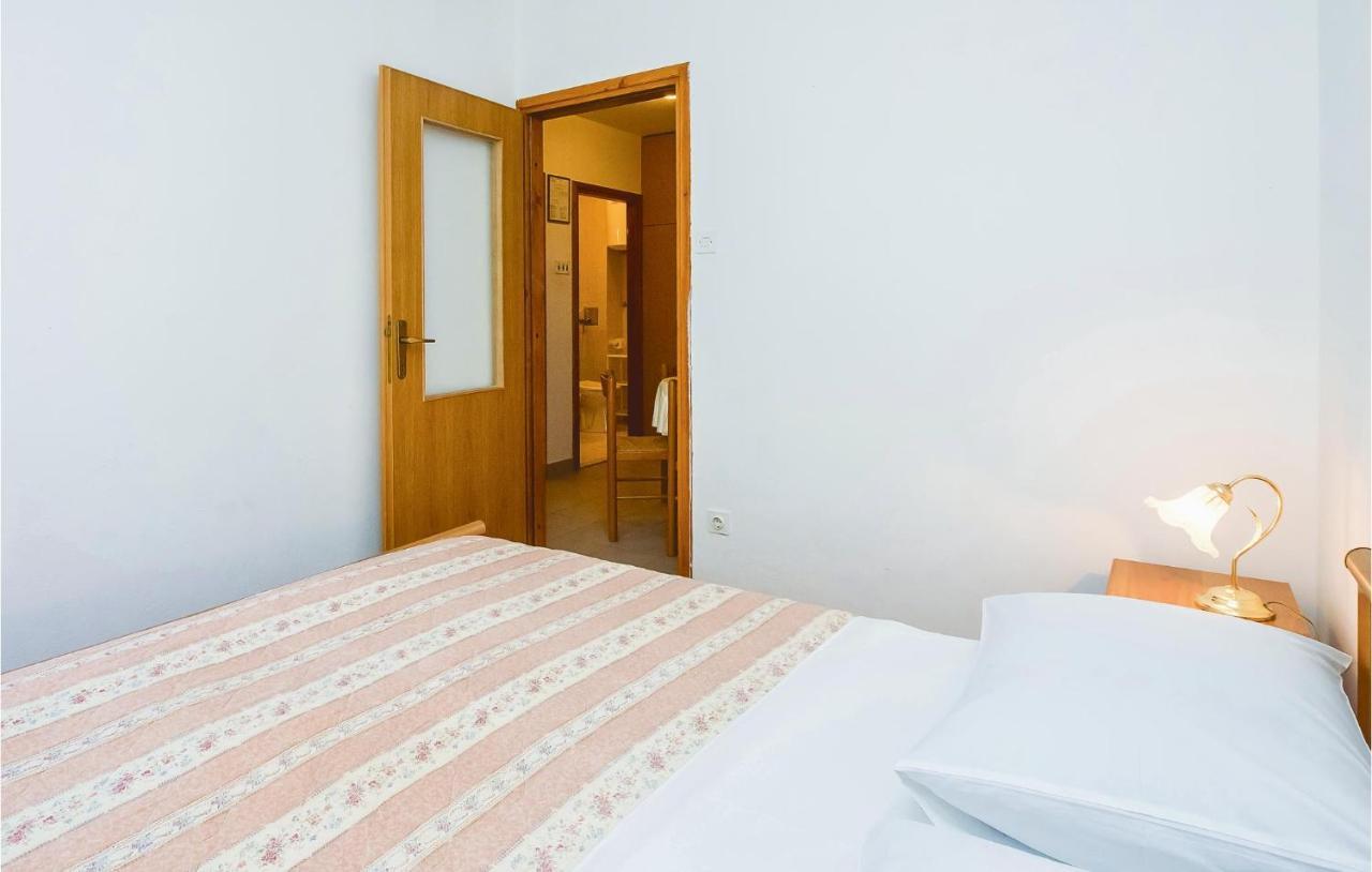 Cozy Apartment In Lokva Rogoznica With Wifi Eksteriør bilde