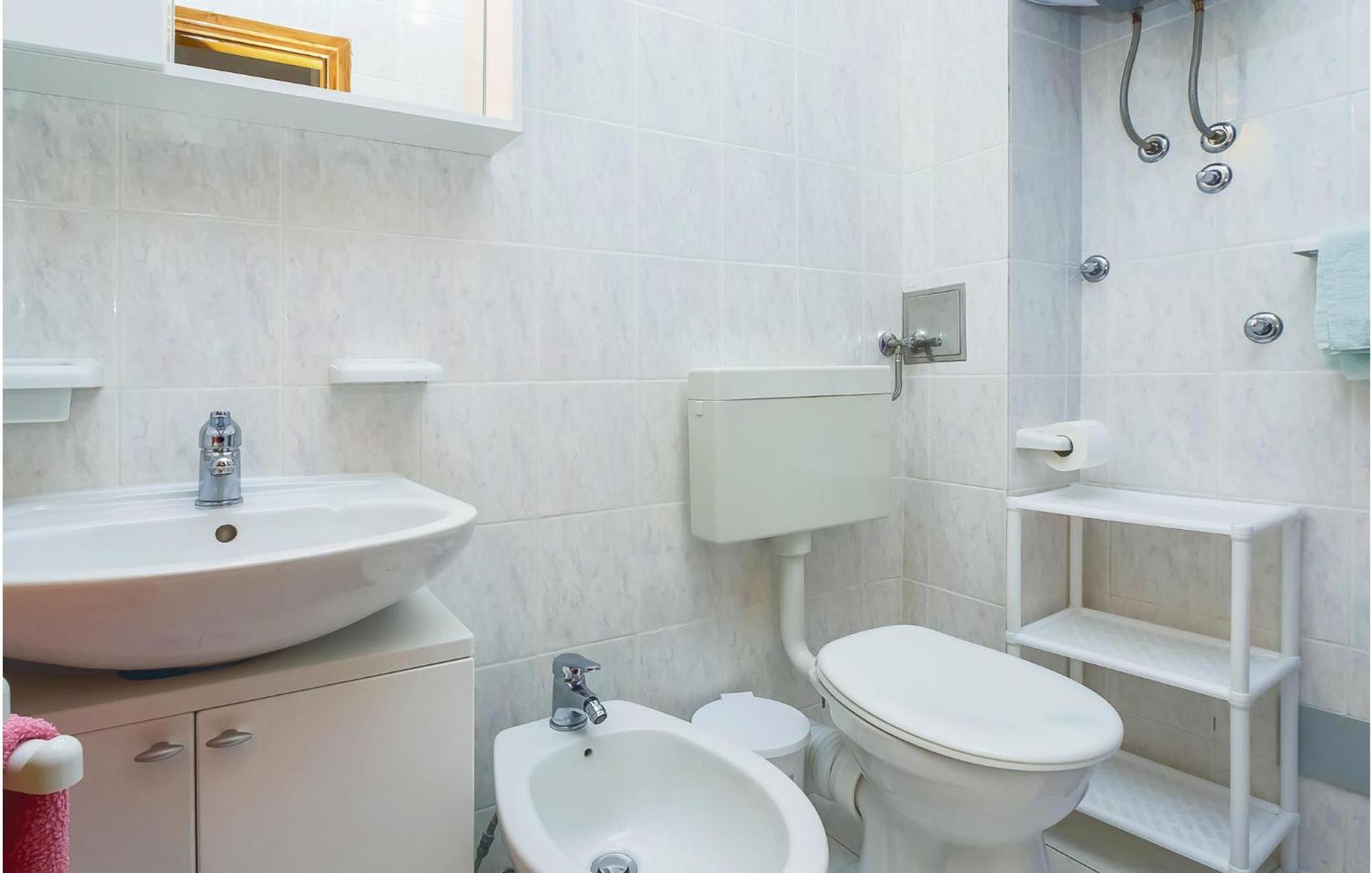 Cozy Apartment In Lokva Rogoznica With Wifi Eksteriør bilde