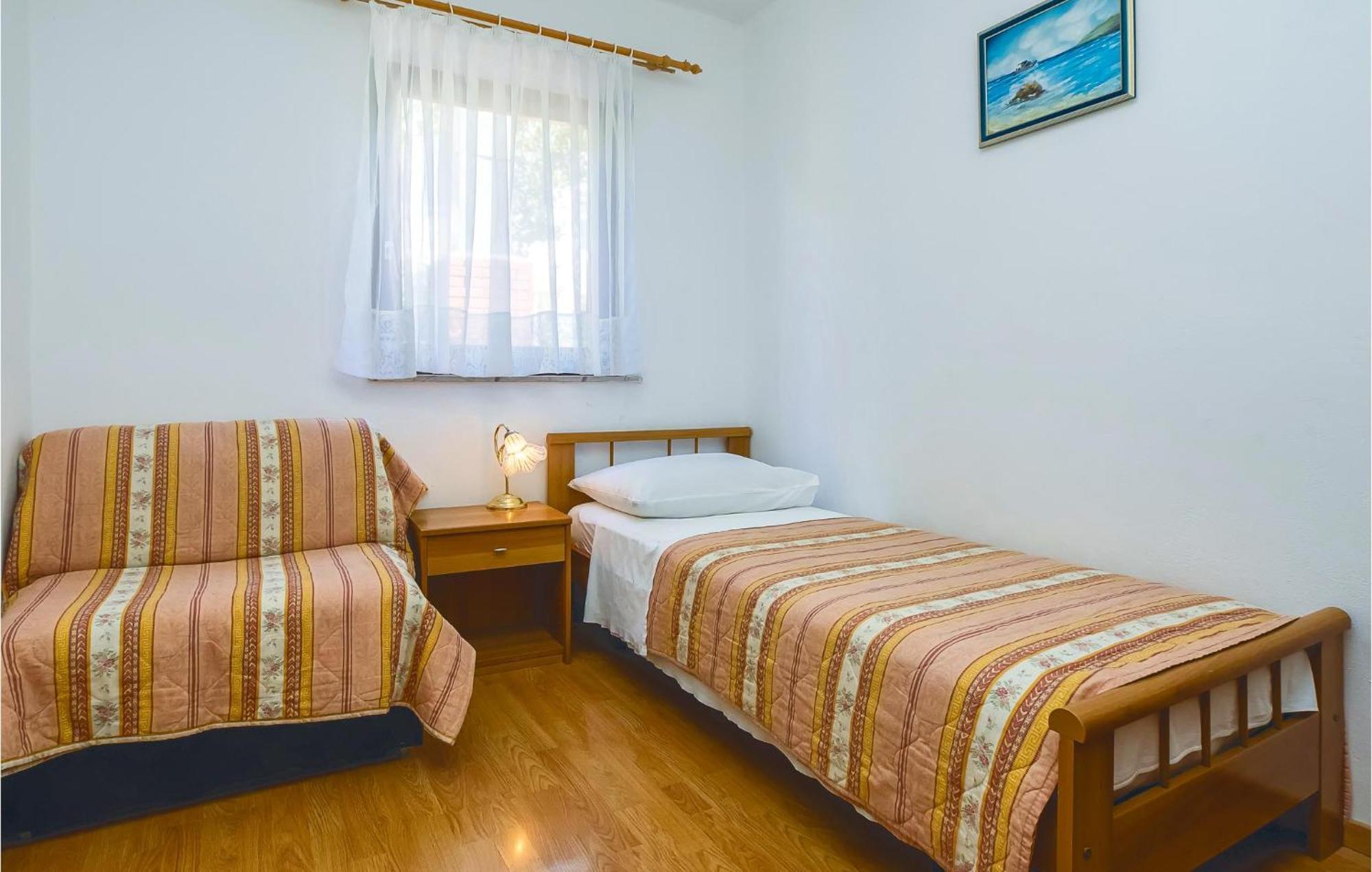 Cozy Apartment In Lokva Rogoznica With Wifi Eksteriør bilde